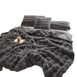 Quality Faux Blanket With Two Throw Pillow Cases