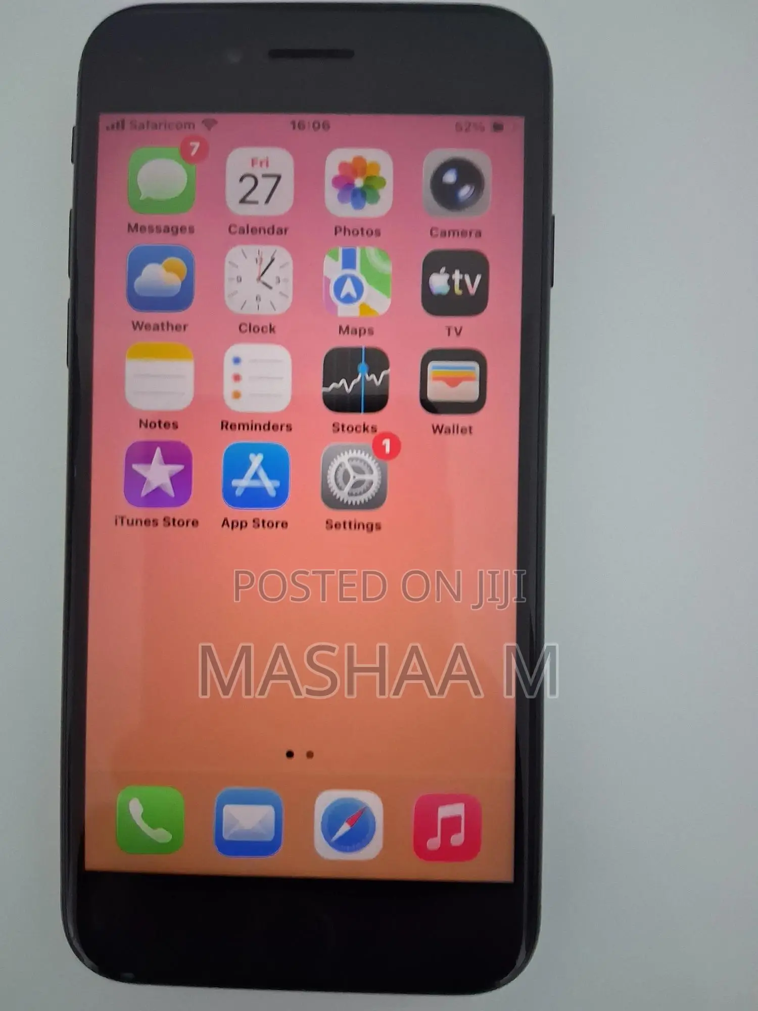 New Apple iPhone SE (2020) 64 GB Black
