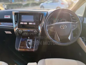 Toyota Alphard 2019 White