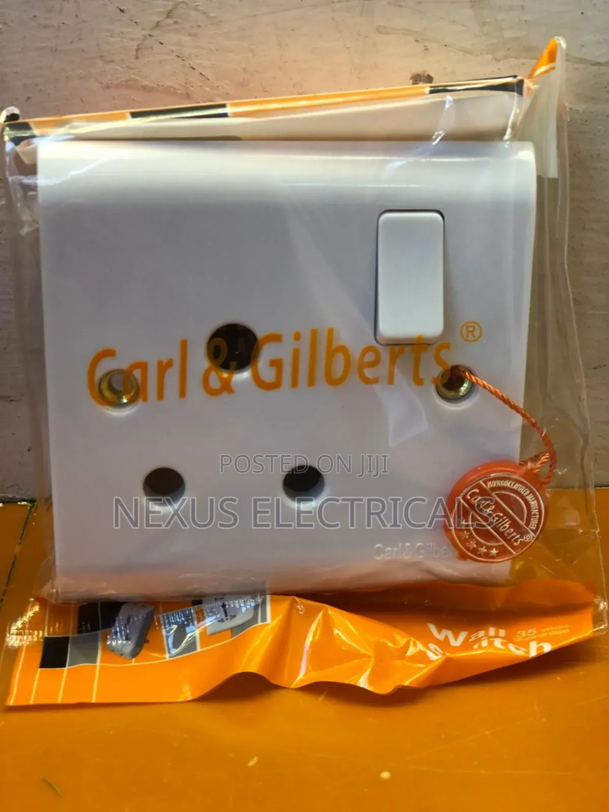 Round Single Socket 15a