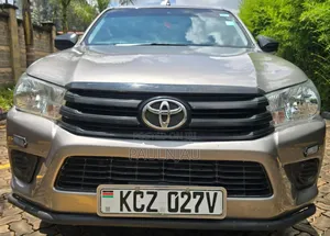 Toyota Hilux 2020 Gold