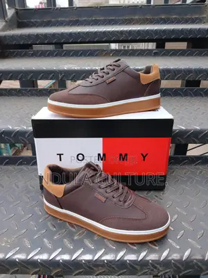 Tommy Classic Casuals