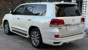 Toyota Land Cruiser 2018 White