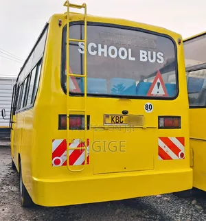 Isuzu Executive Bus 2009 Yellow