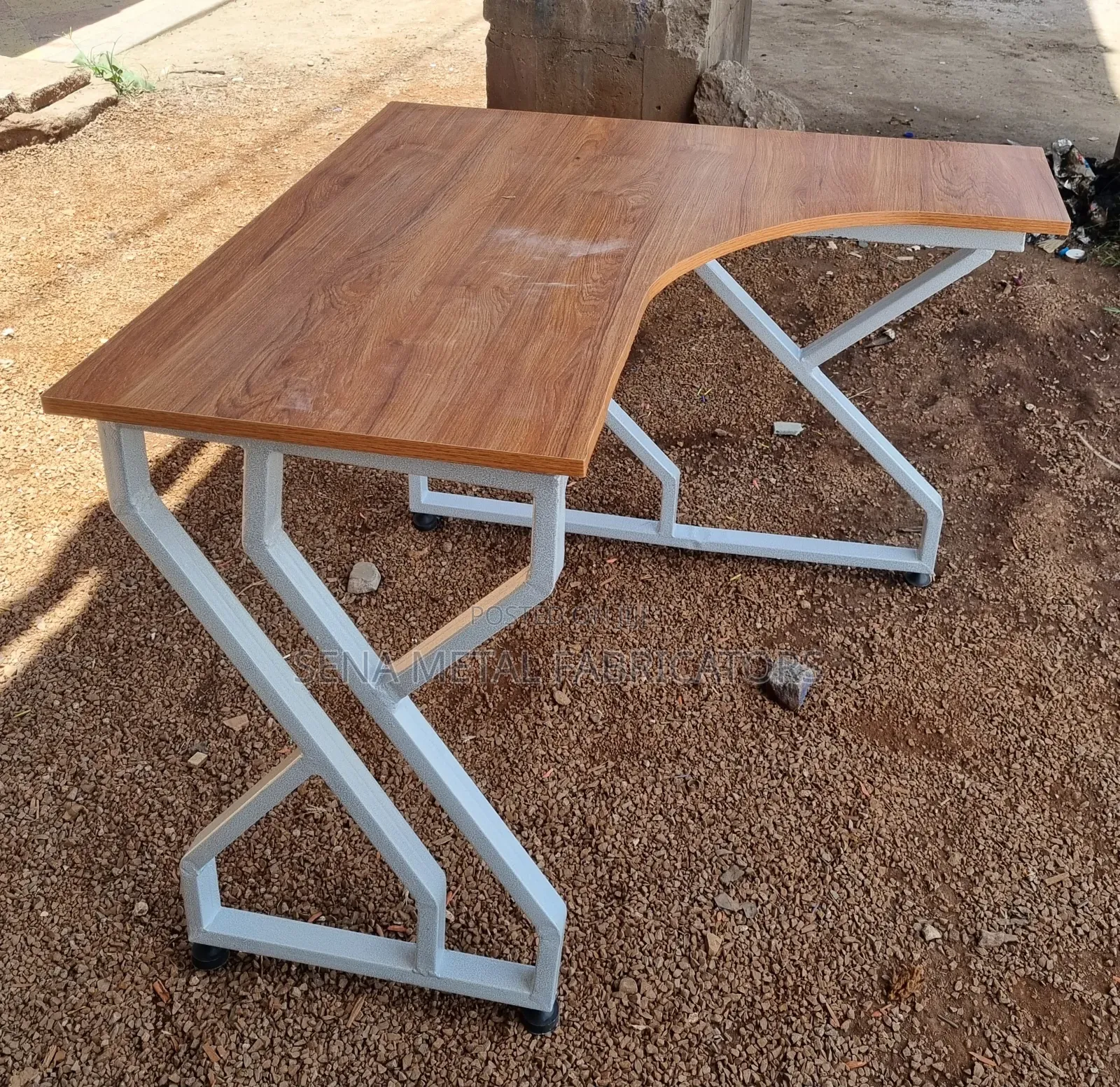 Unique Office Table With a White Metal Frame