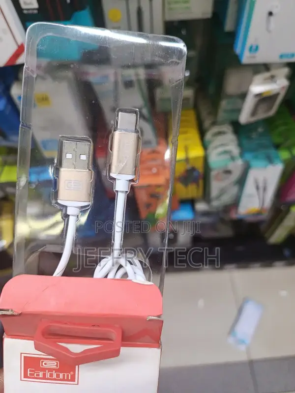 Magnetic Usb 3 in 1 With Micro Usb Type-C Product