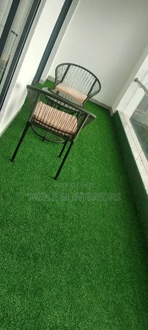 Splendid Backyard Green Grass Carpet