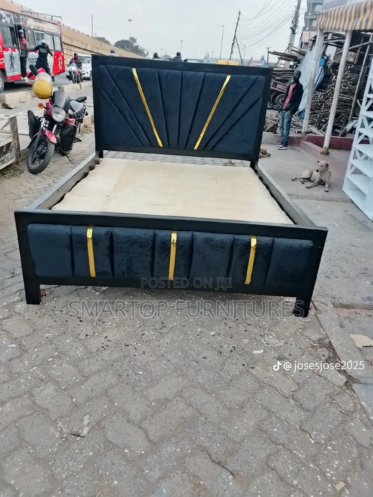 Hardwood 5×6 Mocket Bed