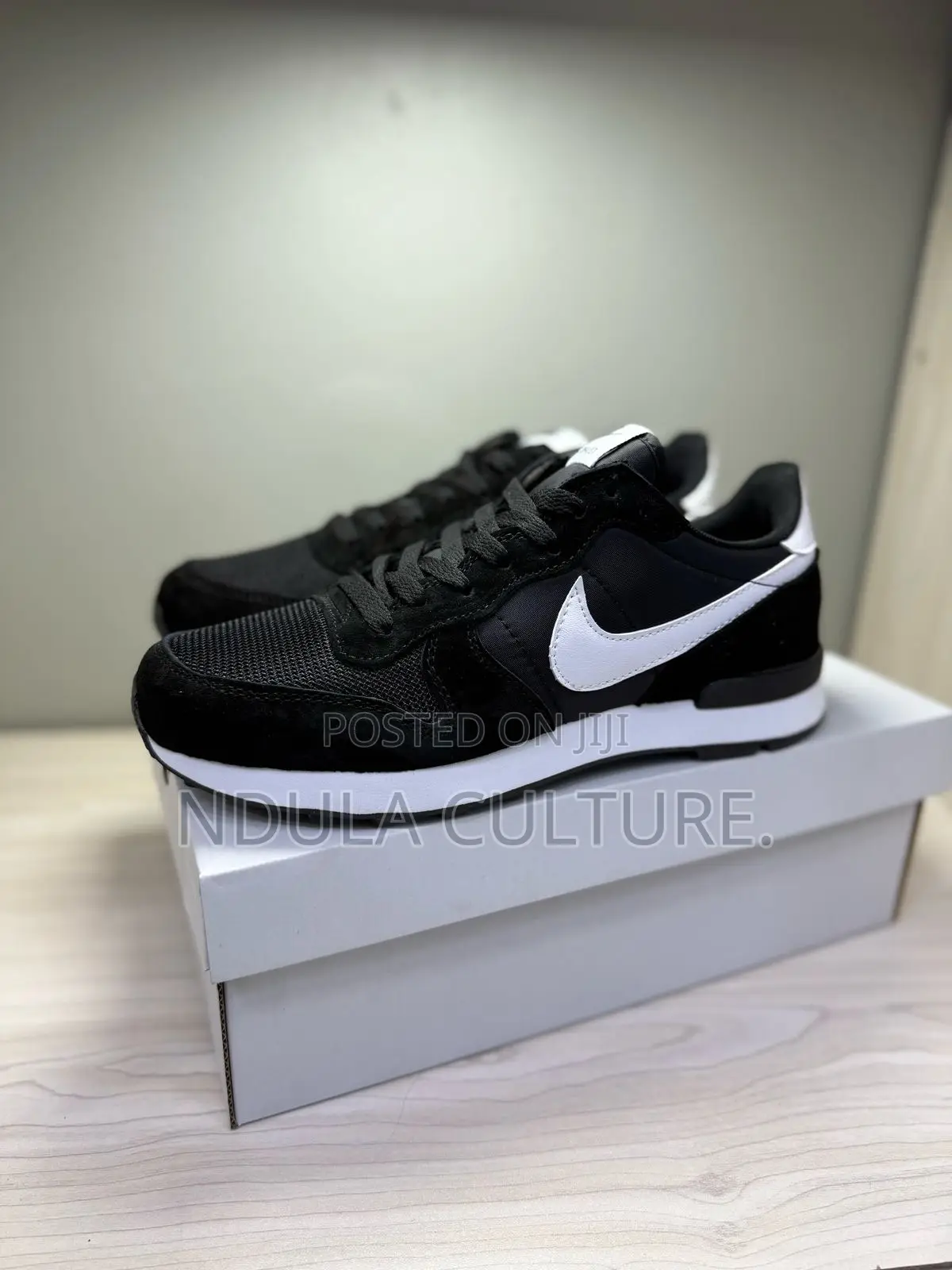 Nike Internationalist