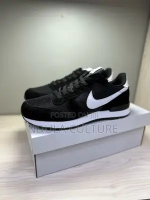 Nike Internationalist