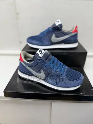 Nike Internationalist