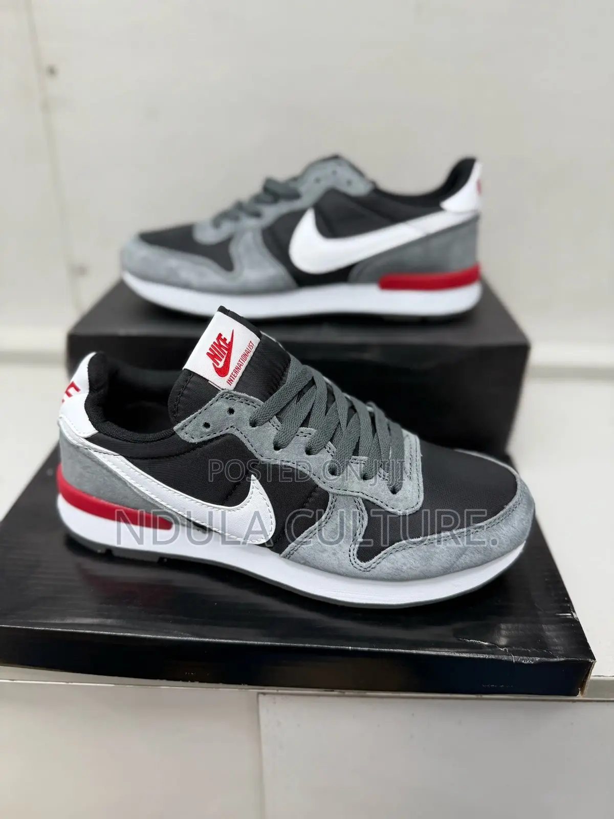 Nike Internationalist