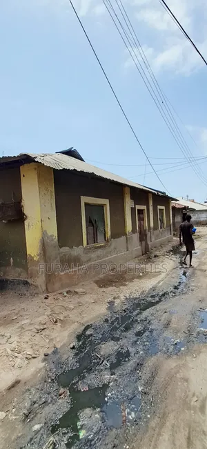 12bdrm House in Bombolulu for sale