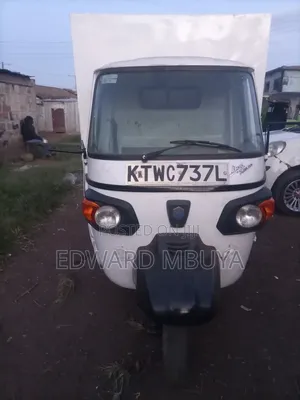 Piaggio 2022 White