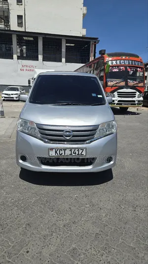 Nissan Serena 2012 Silver