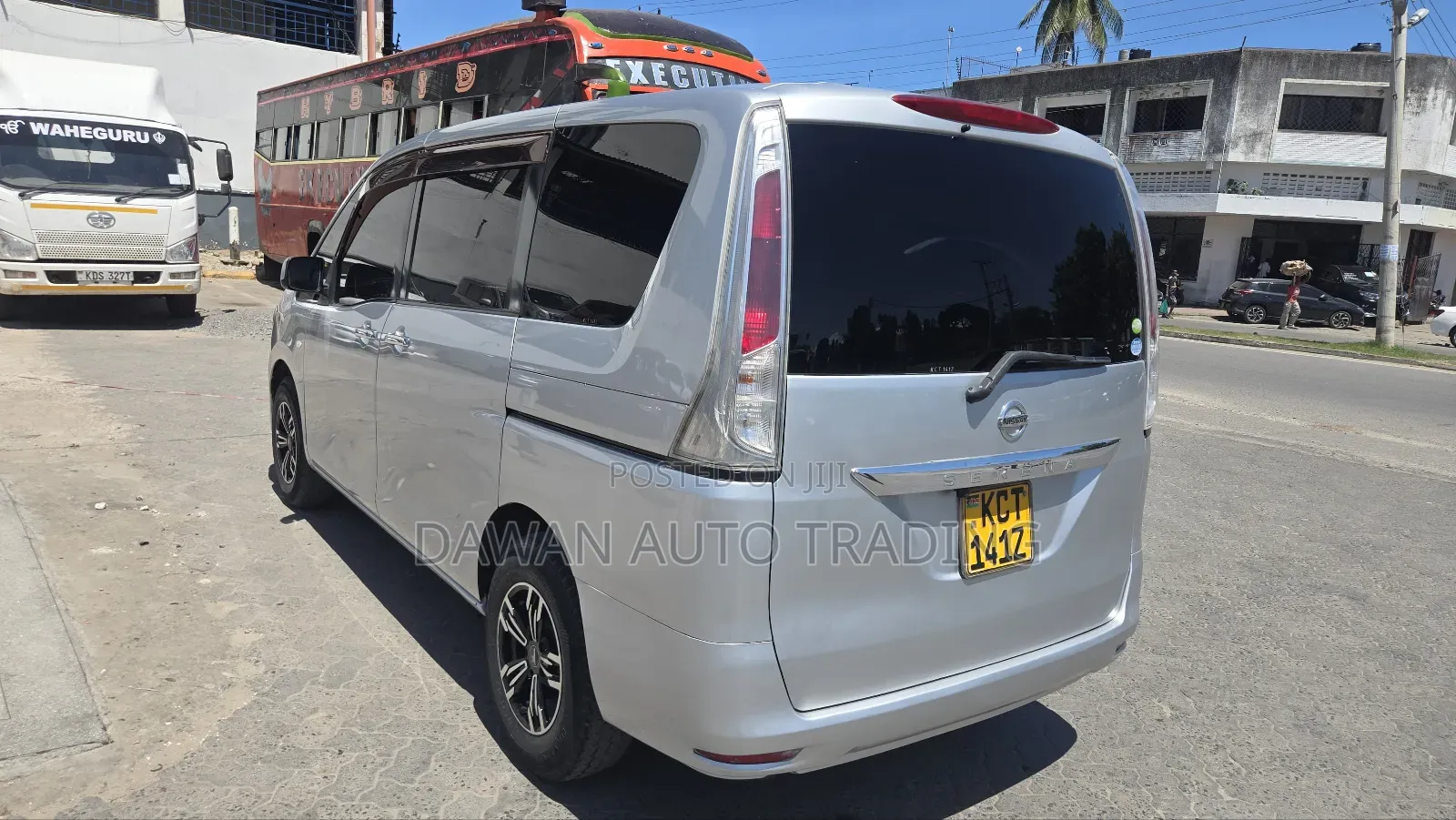Nissan Serena 2012 Silver