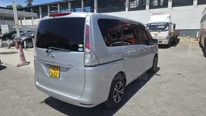 Nissan Serena 2012 Silver