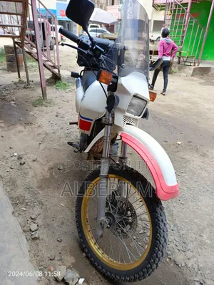 Yamaha 1987 White