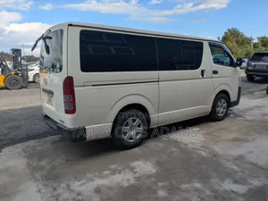 Toyota Regius 2020 White