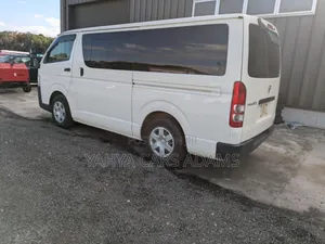 Toyota Regius 2020 White