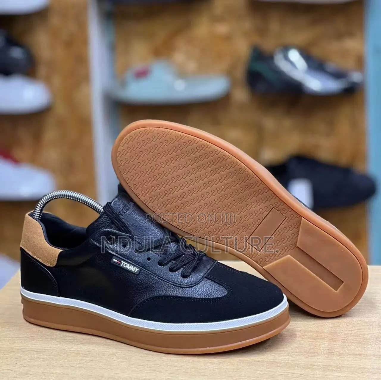 Tommy Classic Casuals