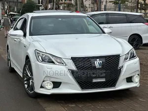 Toyota Crown 2018 Pearl