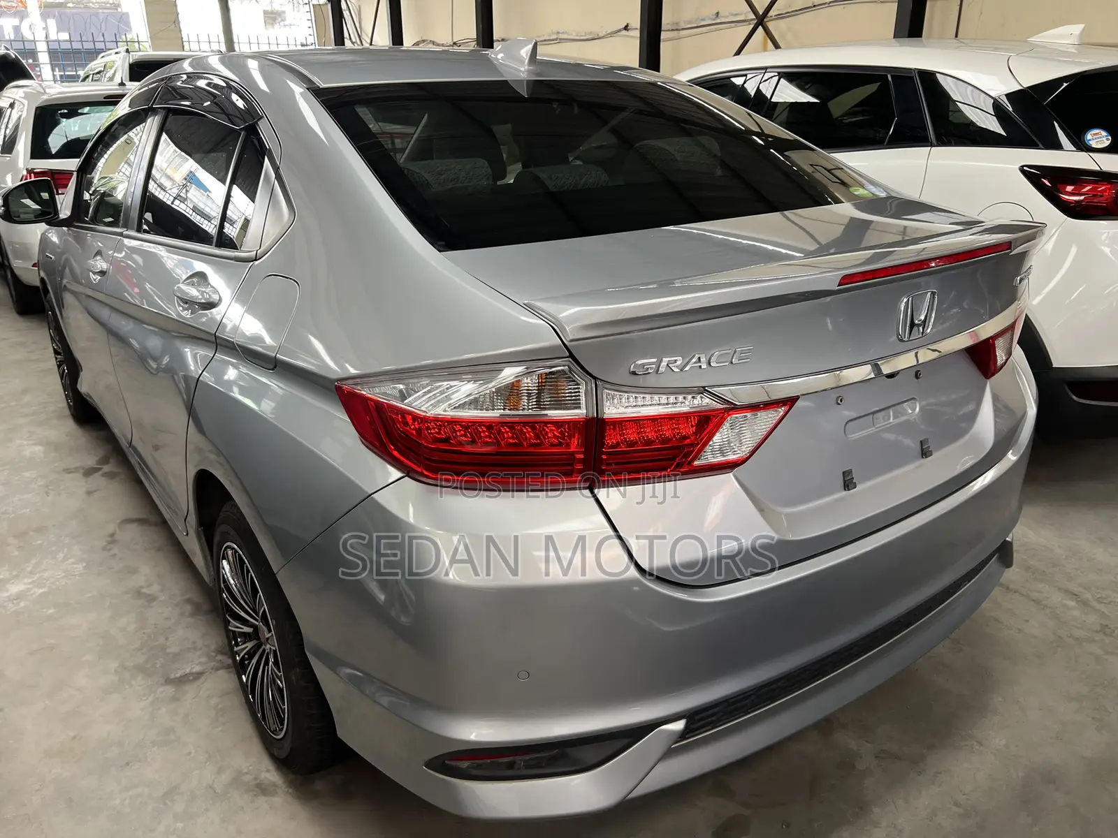 Honda Grace 2019 Silver