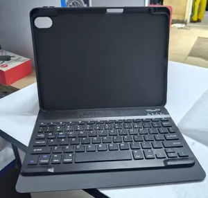 iPad Air 5 10.9" Smart Keyboard Flip Case