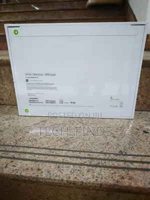 New Laptop Apple MacBook Air 2025 M4 13-inch 16GB Apple M4 SSD 256GB