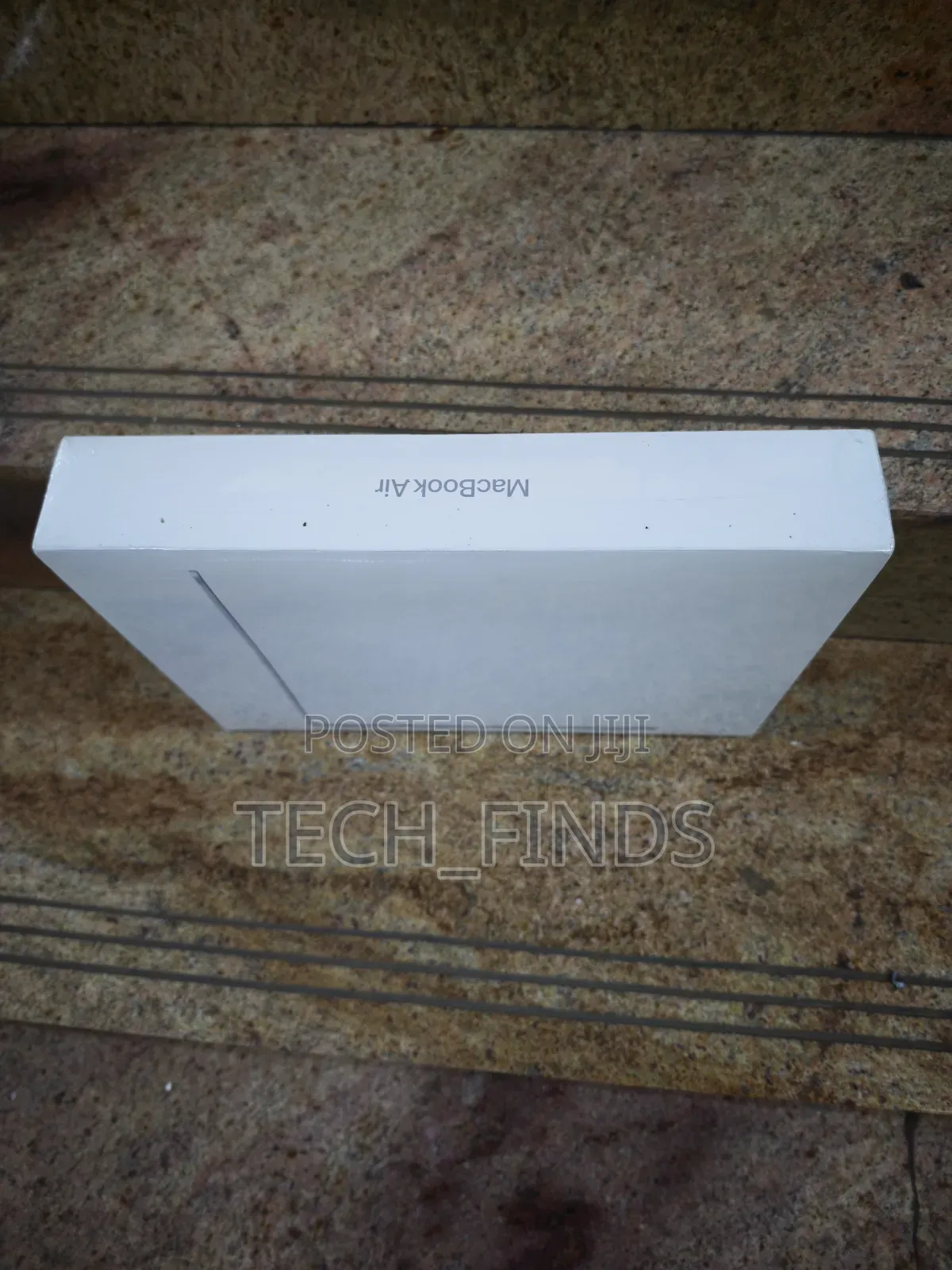 New Laptop Apple MacBook Air 2025 M4 13-inch 16GB Apple M4 SSD 256GB