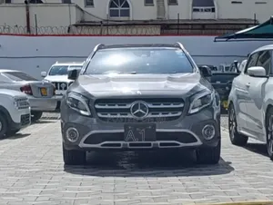 Mercedes-Benz GLA-Class 2019 Gray