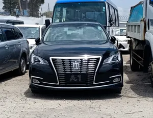 Toyota Crown 2018 Black