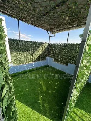 Uv-Resistant and Fade-Resistant Fence