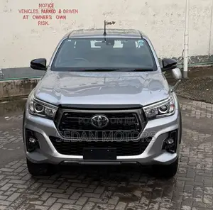 Toyota Hilux 2019 Silver