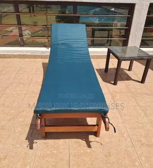 Wooden Mahogany Sunbeds With Cushions