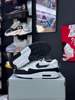 Nike Airmax 1.White Black Panda