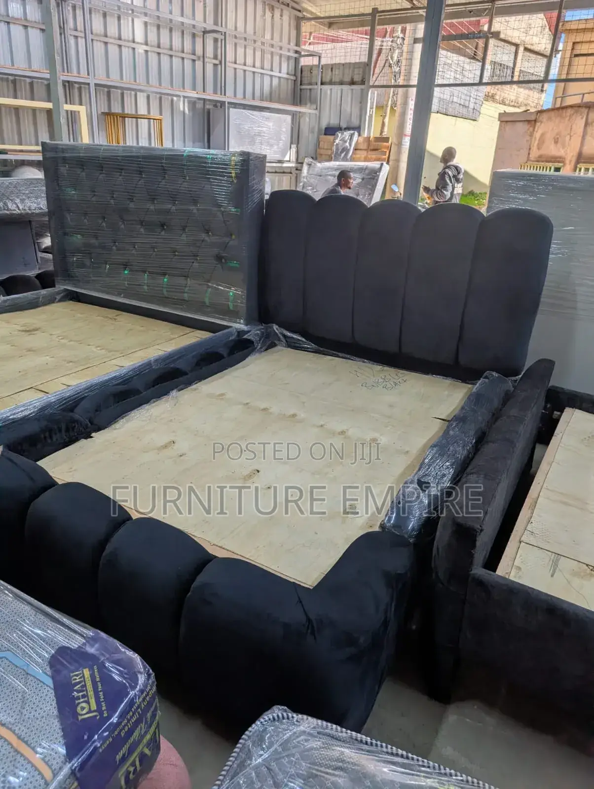 Strong Well Designed 4 by 6 Black Bubble Bed