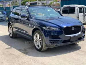 Jaguar F-Pace 2019 Blue