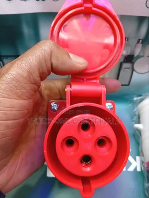 32 Amps Industrial Socket
