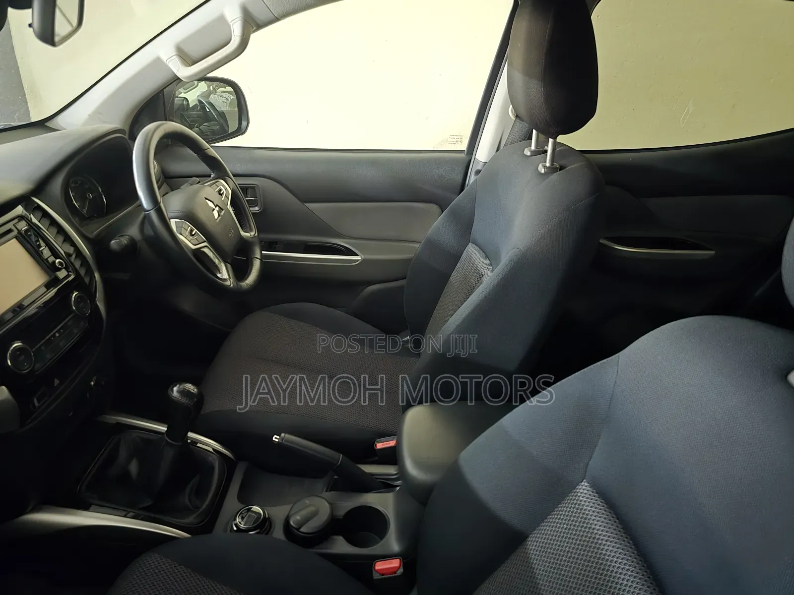 Mitsubishi L200 2019 Silver