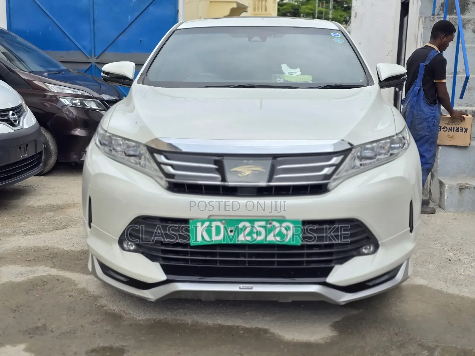 Toyota Harrier 2.0 4WD 2019 White