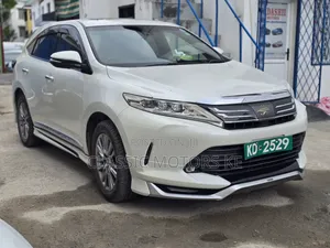 Toyota Harrier 2.0 4WD 2019 White