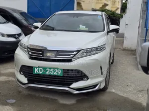 Toyota Harrier 2.0 4WD 2019 White