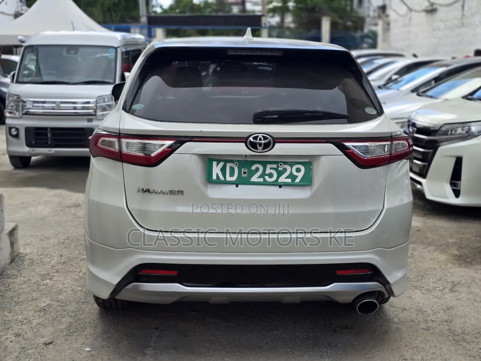 Toyota Harrier 2.0 4WD 2019 White