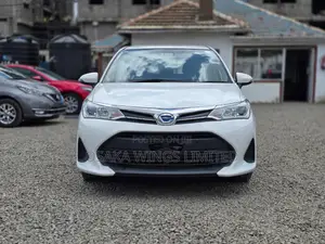 Toyota Corolla Fielder 1.5 Hybrid FWD 2019 White