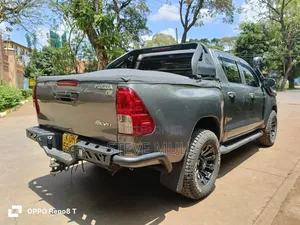 Toyota Hilux 2015 Brown