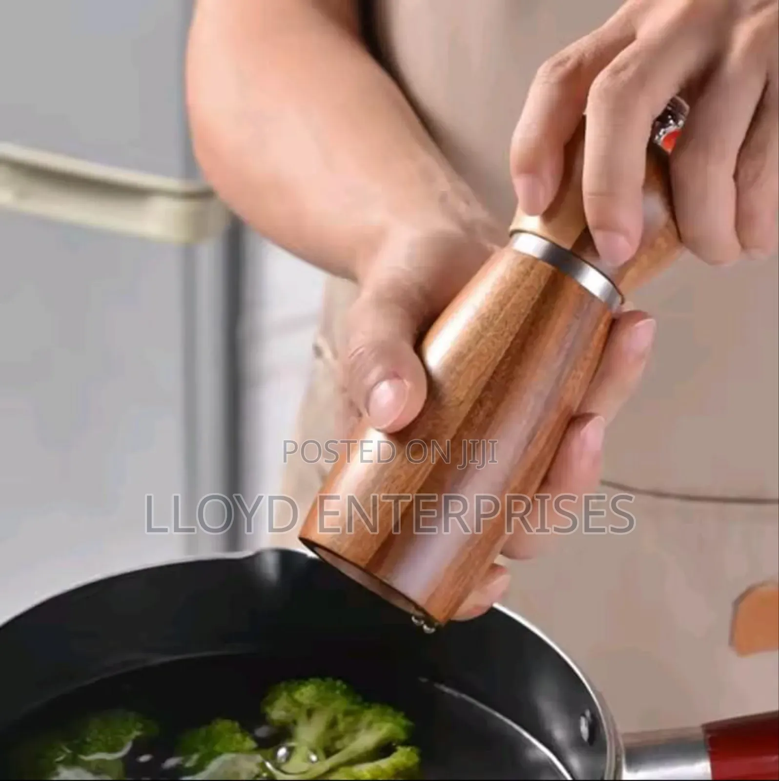 Wooden Pepper/Spices Grinder