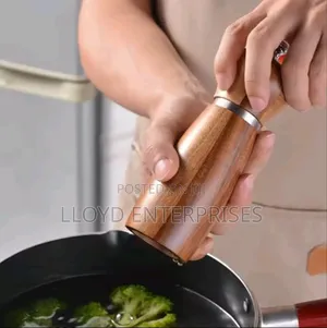 Wooden Pepper/Spices Grinder