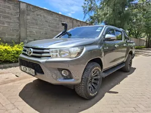 Toyota Hilux SR5 BLACK 4x4 2015 Gray