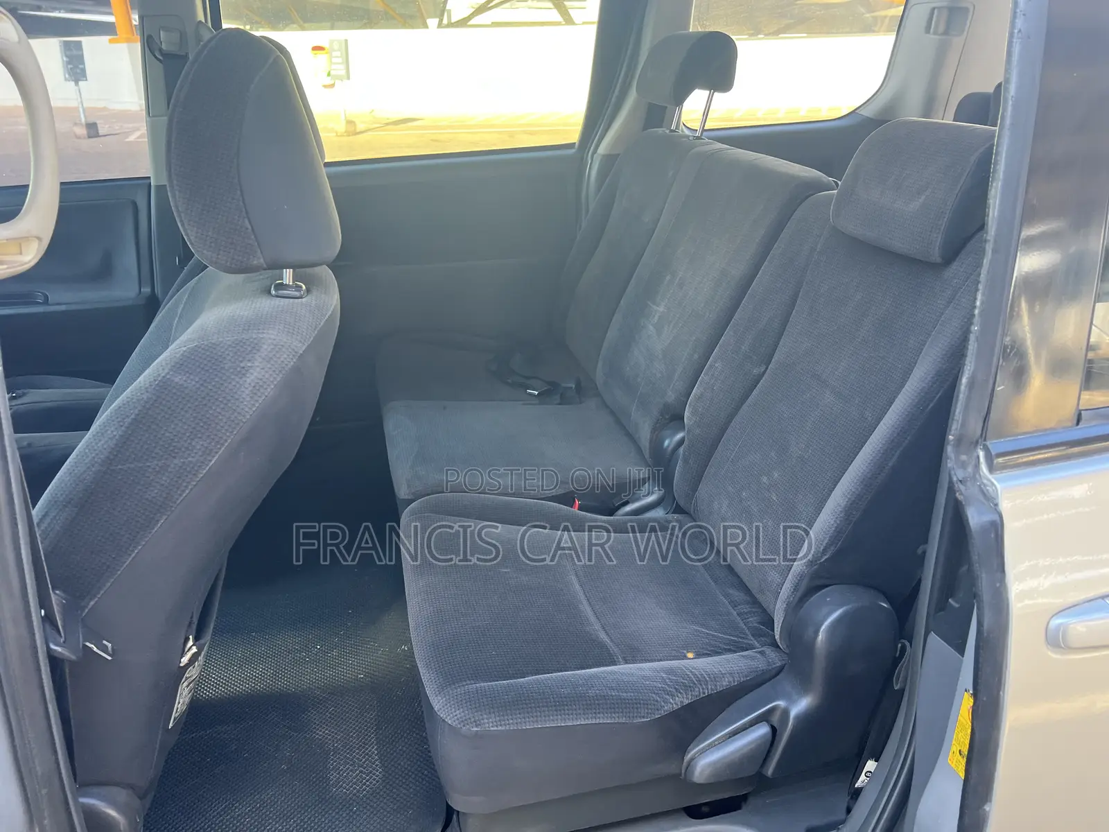 Toyota Noah 2012 Silver
